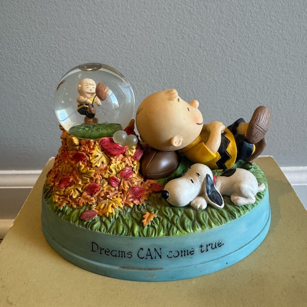 Peanuts Gallery Water Globe